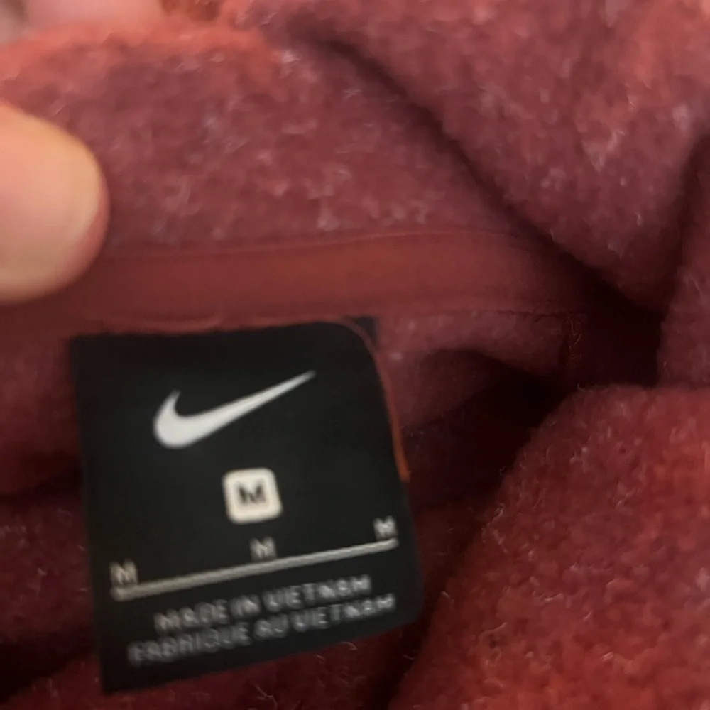 Nike Cropped High-neck Pull Over Size Medium - Picture 2 of 2